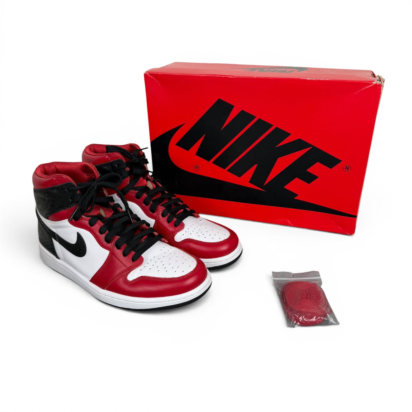 Jordan 1 Retro High Satin Snake Chicago